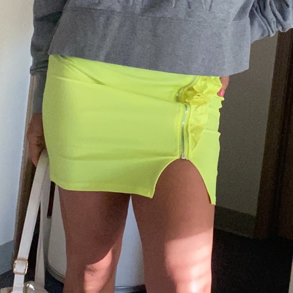 Neon yellow ruffle mini skirt, NEW! - Picture 11 of 13
